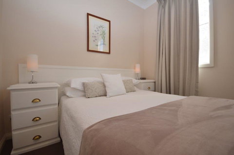 The Old Saddlery - Foster Accommodation 6