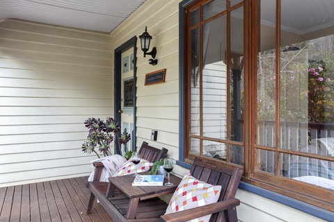 Allegra Cottage Of Leura - Foster Accommodation 10