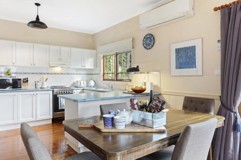 Allegra Cottage Of Leura - Foster Accommodation 1