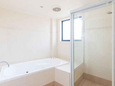 Millennium 102 With Pool In Complex - Foster Accommodation 4