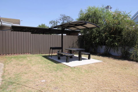 Tumut Apartments - Foster Accommodation 19