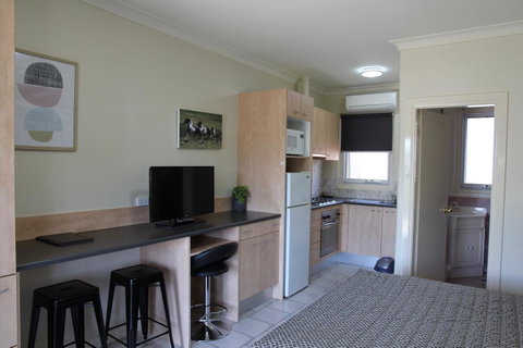 Tumut Apartments - Foster Accommodation 8