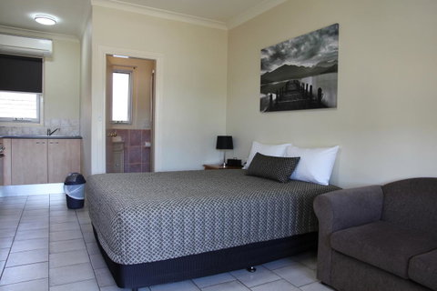 Tumut Apartments - Foster Accommodation 3