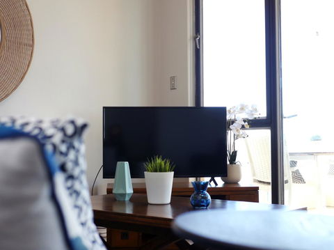 Panoramic Harbour Views And Unbeatable Comfort - Foster Accommodation 11