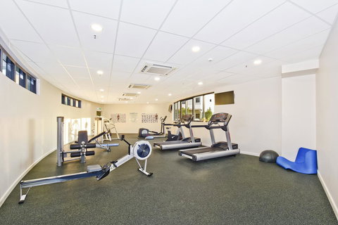 Nomikis\'On The Avenue - Foster Accommodation 22