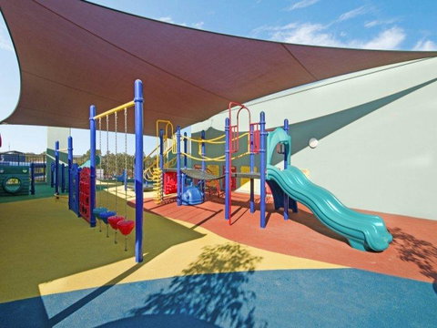 Nomikis\'On The Avenue - Foster Accommodation 7