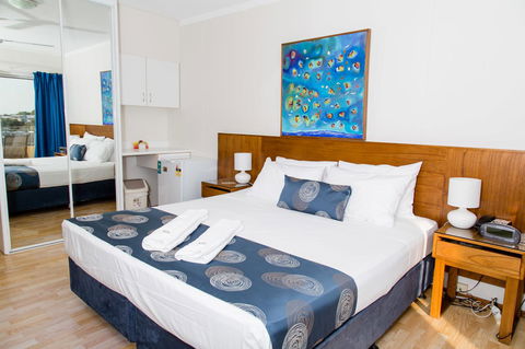 Cullen Bay Resorts - Foster Accommodation 7
