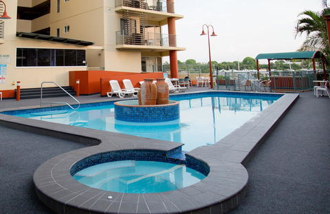 Cullen Bay Resorts - Foster Accommodation 3
