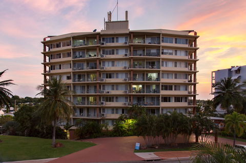 Cullen Bay Resorts - Foster Accommodation 12