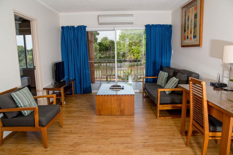 Cullen Bay Resorts - Foster Accommodation 4