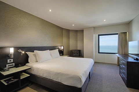 Hilton Darwin - Foster Accommodation 13