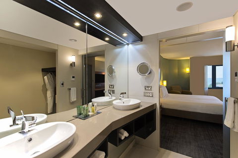 Hilton Darwin - Foster Accommodation 15