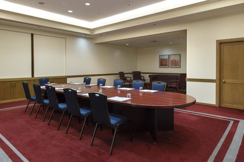 Hilton Darwin - Foster Accommodation 40