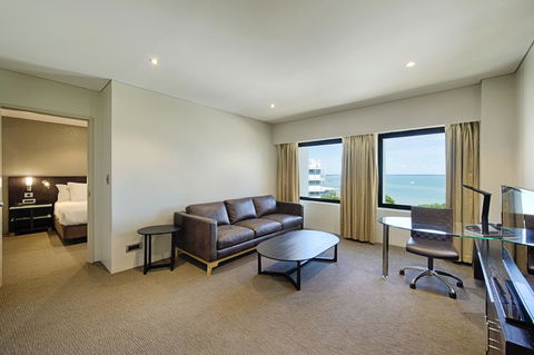 Hilton Darwin - Foster Accommodation 12