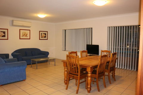 Golden Sands Motor Inn - Foster Accommodation 13