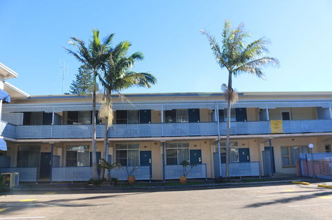 Golden Sands Motor Inn - Foster Accommodation 11
