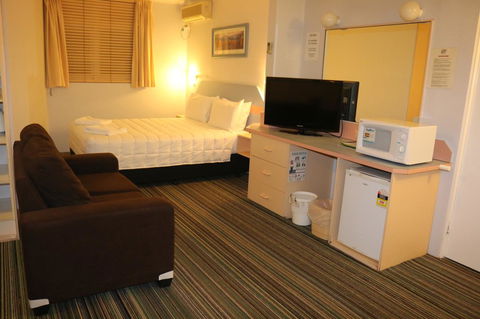 Golden Sands Motor Inn - Foster Accommodation 21