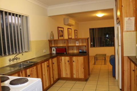 Golden Sands Motor Inn - Foster Accommodation 7