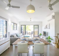 ZEN QUARTERS - The NOMADS PAD Near Nightcliff Markets  Sunset Foreshore - Foster Accommodation