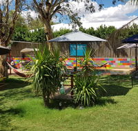 Alice's Secret Travellers Inn - Foster Accommodation