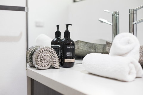 CitySide Apartment - 2 Bedroom With Private Courtyard - Foster Accommodation 18