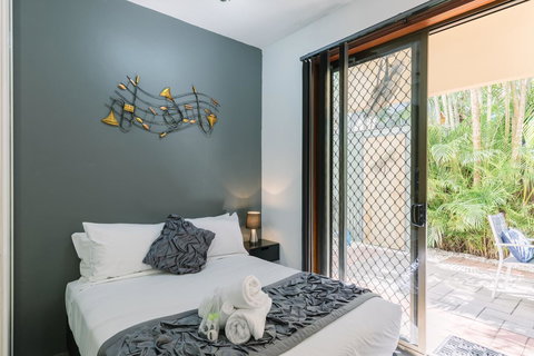 CitySide Apartment - 2 Bedroom With Private Courtyard - Foster Accommodation 14