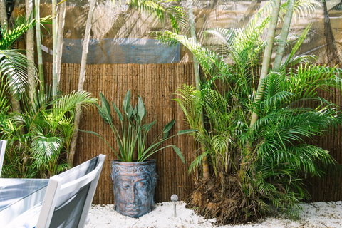 CitySide Apartment - 2 Bedroom With Private Courtyard - Foster Accommodation 11