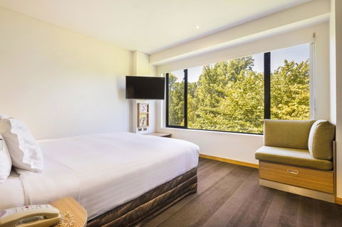 Crowne Plaza Canberra, An IHG Hotel - Foster Accommodation 30