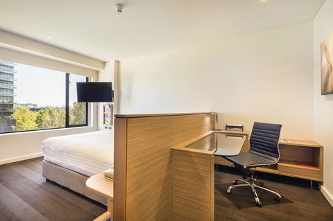 Crowne Plaza Canberra, An IHG Hotel - Foster Accommodation 34