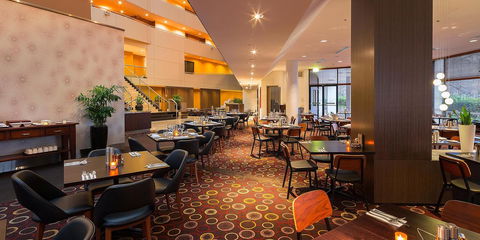 Crowne Plaza Canberra, An IHG Hotel - Foster Accommodation 4
