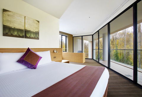 Crowne Plaza Canberra, An IHG Hotel - Foster Accommodation 43