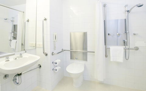 Crowne Plaza Canberra, An IHG Hotel - Foster Accommodation 24