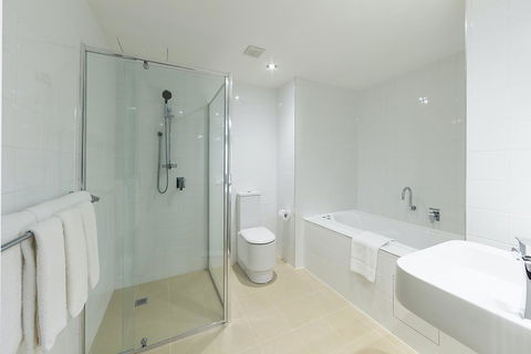 Crowne Plaza Canberra, An IHG Hotel - Foster Accommodation 27