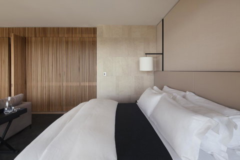 Hotel Realm - Foster Accommodation 18