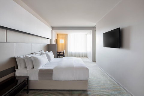 Hotel Realm - Foster Accommodation 9