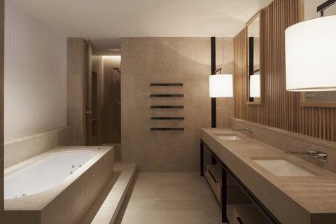 Hotel Realm - Foster Accommodation 19