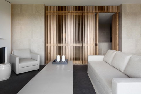 Hotel Realm - Foster Accommodation 20