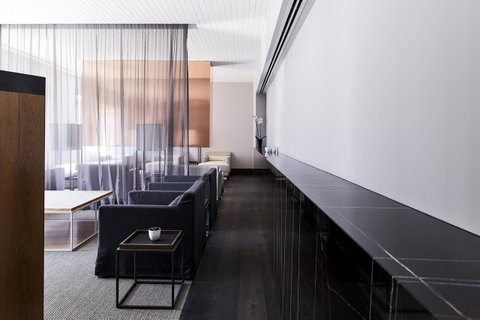 Hotel Realm - Foster Accommodation 22