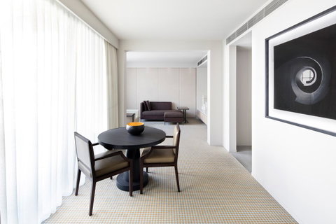 Hotel Realm - Foster Accommodation 12