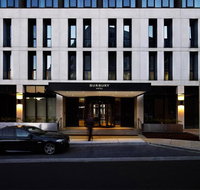 Burbury Hotel - Foster Accommodation