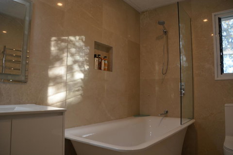 Garden Room - Foster Accommodation 11