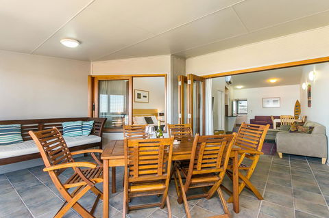 Lennox Holiday Apartments - Foster Accommodation 33