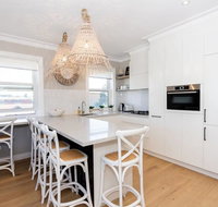 BONDI BREEZE-hosted byL'Abode Accommodation - Foster Accommodation