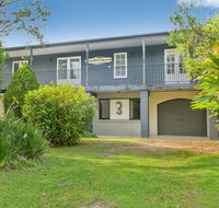 BONNY BEACH HOUSE - Holiday Accomodation with Pool - Foster Accommodation