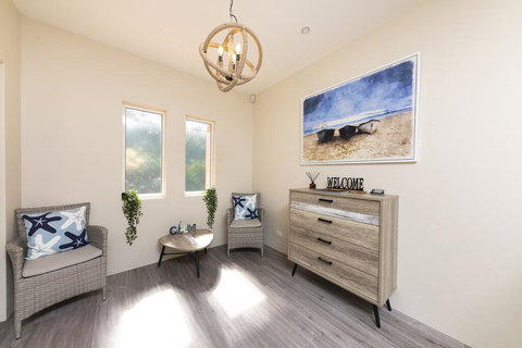 Booti Booti Chateau Lakeside - Foster Accommodation 2