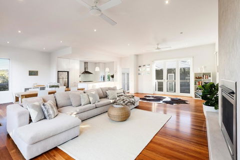 BOUTIQUE STAYS - Queen Adelaide - Foster Accommodation 2