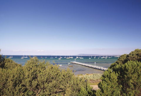 BOUTIQUE STAYS - Queen Adelaide - Foster Accommodation 3