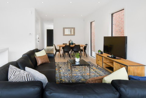 Boutique Stays-Murrumbeena Place 1 - Foster Accommodation 2