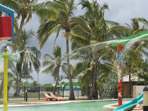 Bowen Holiday Park - Foster Accommodation 2