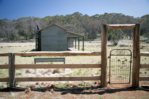 Brackens Hut - Foster Accommodation 2